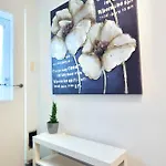 Huoneisto Guestfirst- Relax By The Sea 4 Min To Free Parking