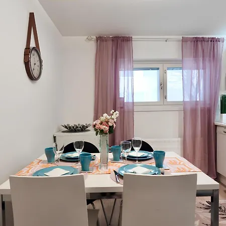 Guestfirst- Relax By The Sea 4 Min To Free Parking