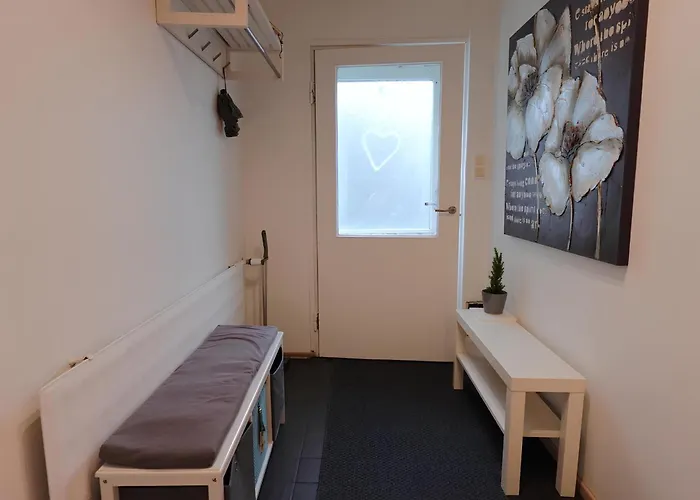 Guestfirst- Relax By The Sea 4 Min To Free Parking アパート