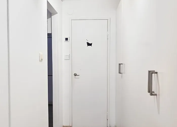 Guestfirst- Relax By The Sea 4 Min To Free Parking アパート