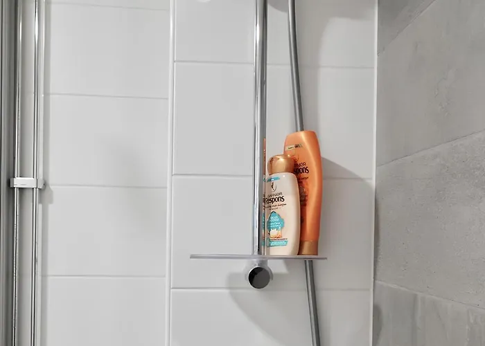 Guestfirst- Relax By The Sea 4 Min To Free Parking アパート