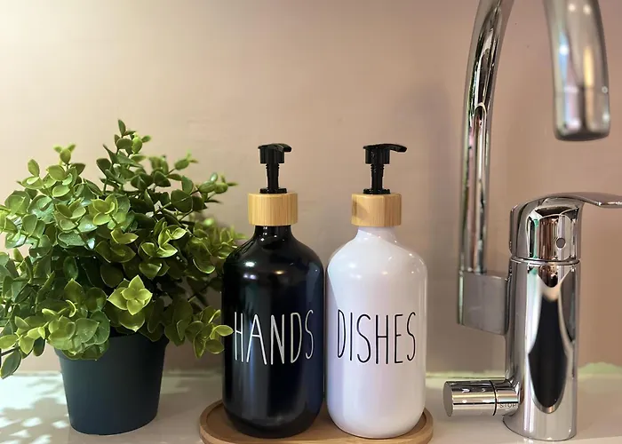 Guestfirst- Relax By The Sea 4 Min To Free Parking